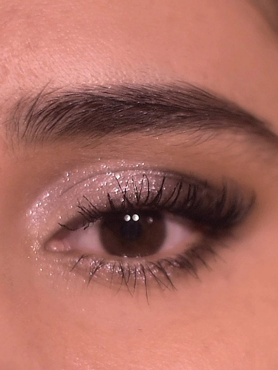 strawbunnybisou's tweet photo. i love shimmery eye makeup so much https://t.co/obL712aiBe