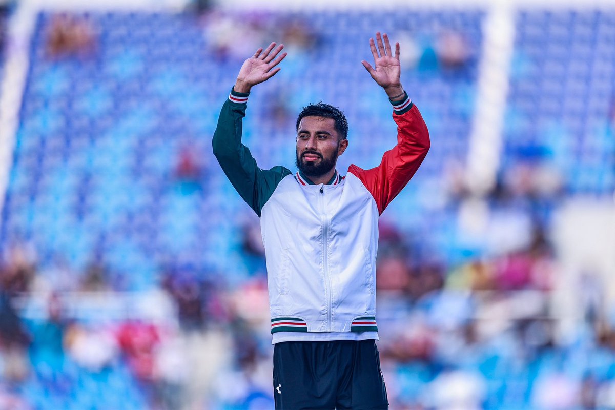 COM_Mexico's tweet photo. 🚨🇲🇽 ¡Oro para México!
Eduardo Herrera conquista el primer lugar en los 5,000 metros del atletismo de los XXV Juegos Centroamericanos y del Caribe Santo Domingo 2026, al detener el cronómetro en 13:50.86. 🥇⏱️ https://t.co/fwbEHABUDO
