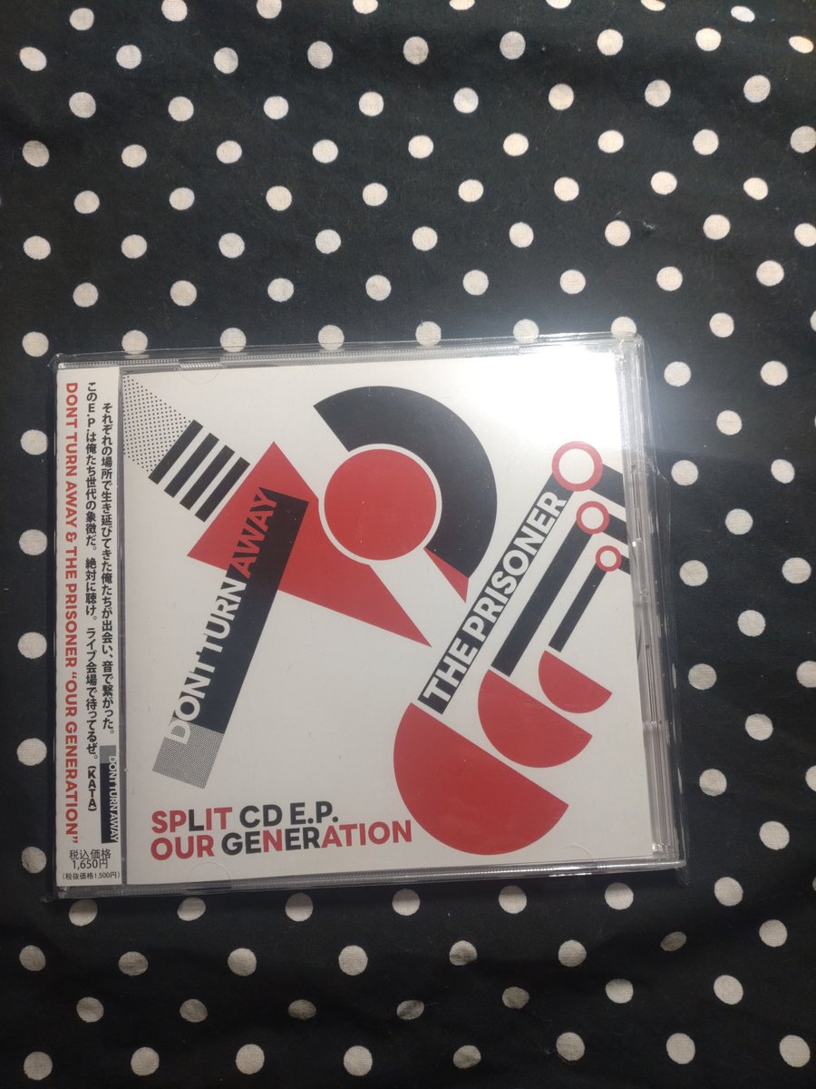 cIbEsZpennrq9Ue's tweet photo. 今朝の2枚💿️🤓🎶
皆様、おはようございます！🫡
今日は曇り☁にわか雨☔もあるかもです😆が
蒸し暑いそうです😅💧
本日も皆様がステキな日になります様に‼️😀✌🏻💖✨
今日のT👕は
#DONTTURNAWAY

#JOHNNYTHUNDERSandTHEHEARTBREAKERS
#ＬＡＭＦ
#DONTTURNAWAY
#THEPRISONER
#OURGENERATION https://t.co/6fhiBLyrl2