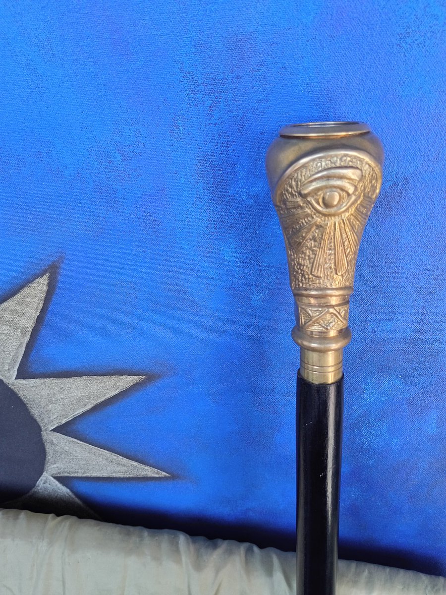 TonyGoldenCali's tweet photo. https://t.co/mHOgl16uhg

#Masonic #Illuminati #brass &amp; #woodcane https://t.co/H4Yx7s5Ace