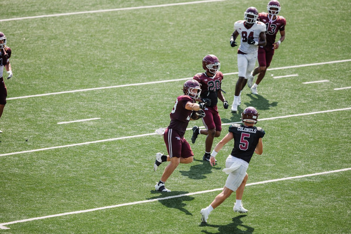 EKUFootball's tweet photo. Got the pads cracking today! ⛽️

#E2W | #MatterOfPride https://t.co/IBEqqPOWNO