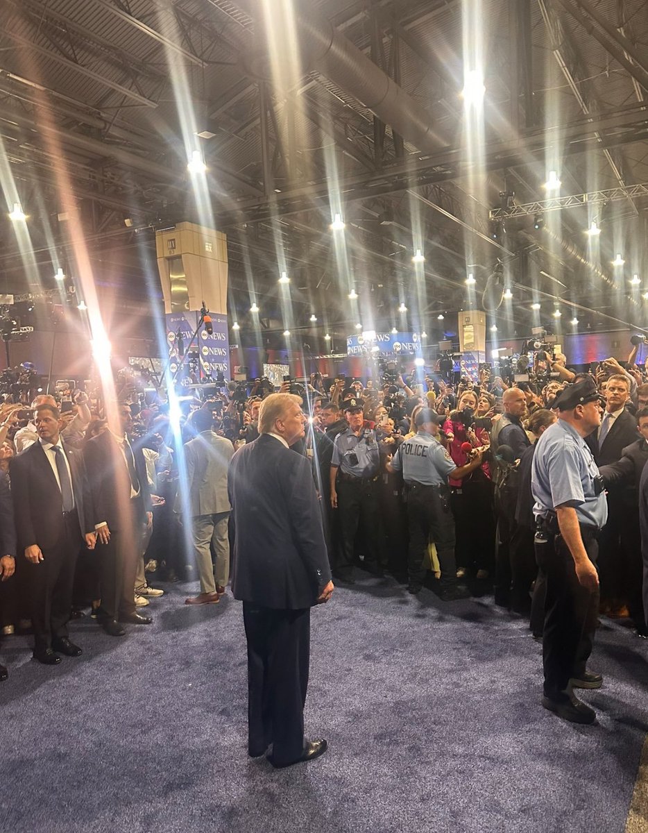 MAGA1776Q's tweet photo. OMG 🚨 Donald Trump just stunned Philadelphia by walking into the Spinroom to answer questions 

KAMALA HARRIS RAN AWAY, DONALD TRUMP IS STILL GOING TONIGHT 

THIS IS HUGE 🔥 https://t.co/8Y6HoHuOlD