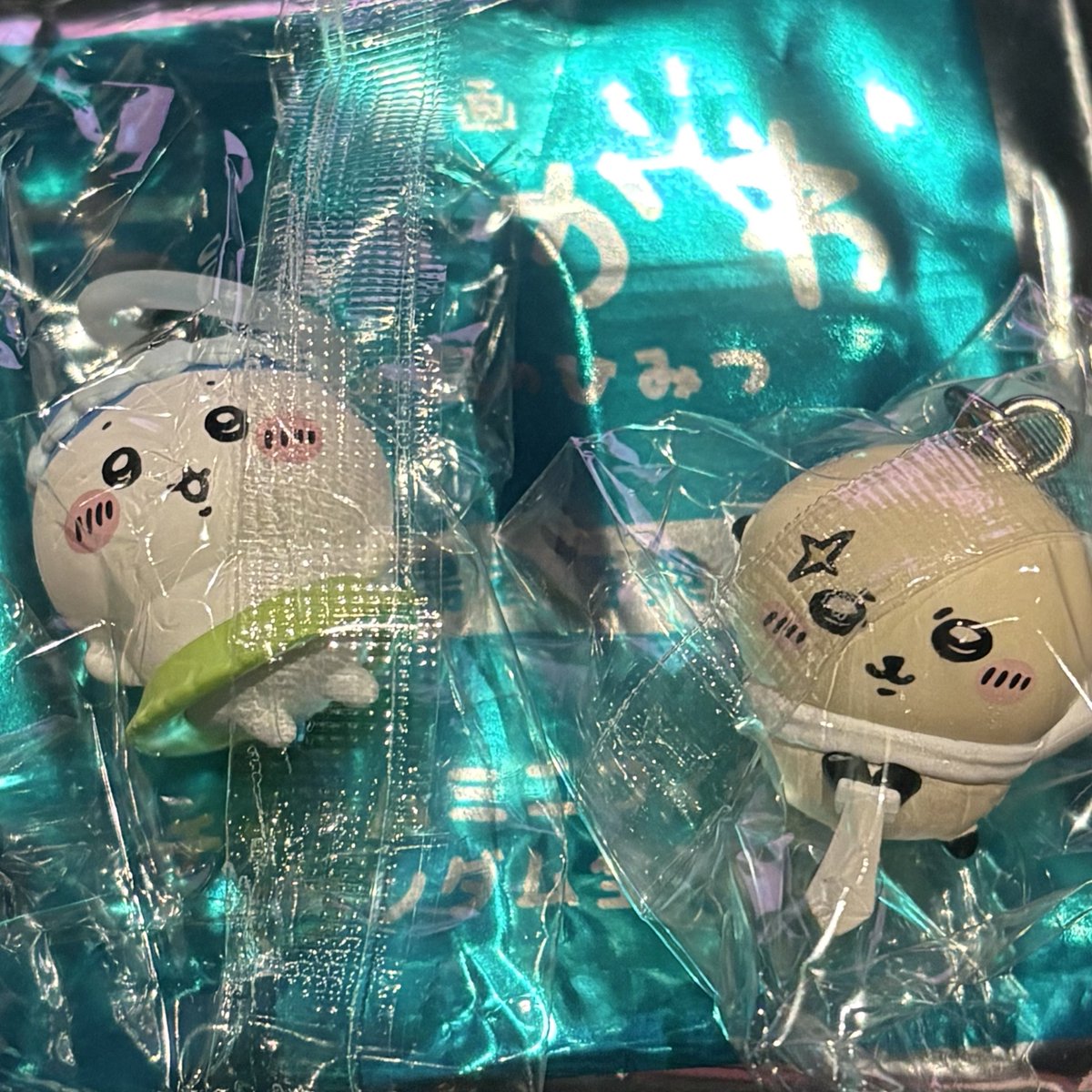 Ab22nv's tweet photo. 【交換】ちいかわ 映画 特典

譲)ハチワレ、ラッコ
求)うさぎ＞ちいかわ＞モモンガ

横浜駅付近/都内手渡し可能

難しいとは思いますが、検索からでもお気軽にお声掛けください🙇‍♀️ https://t.co/DvfZ6GVzGO