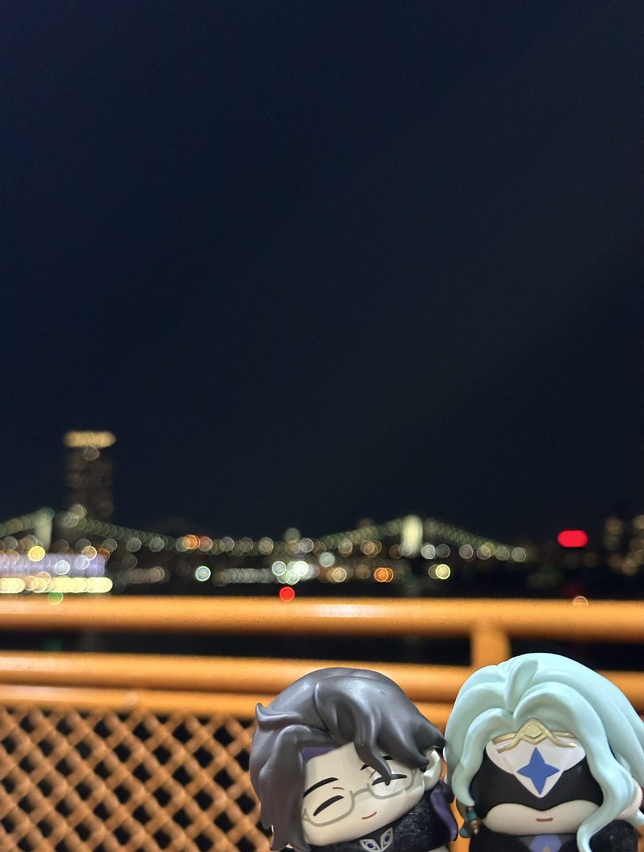 ducky_sauce_'s tweet photo. A romantic evening at sea 🚢
(Shhh they’re on a date!)
#dottolone https://t.co/xBvBi0gFHd