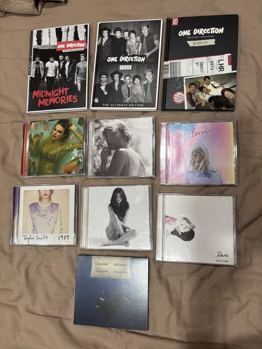 etopiax's tweet photo. tüm cd koleksiyonumu SATIYORUM https://t.co/bK3QstqgV8