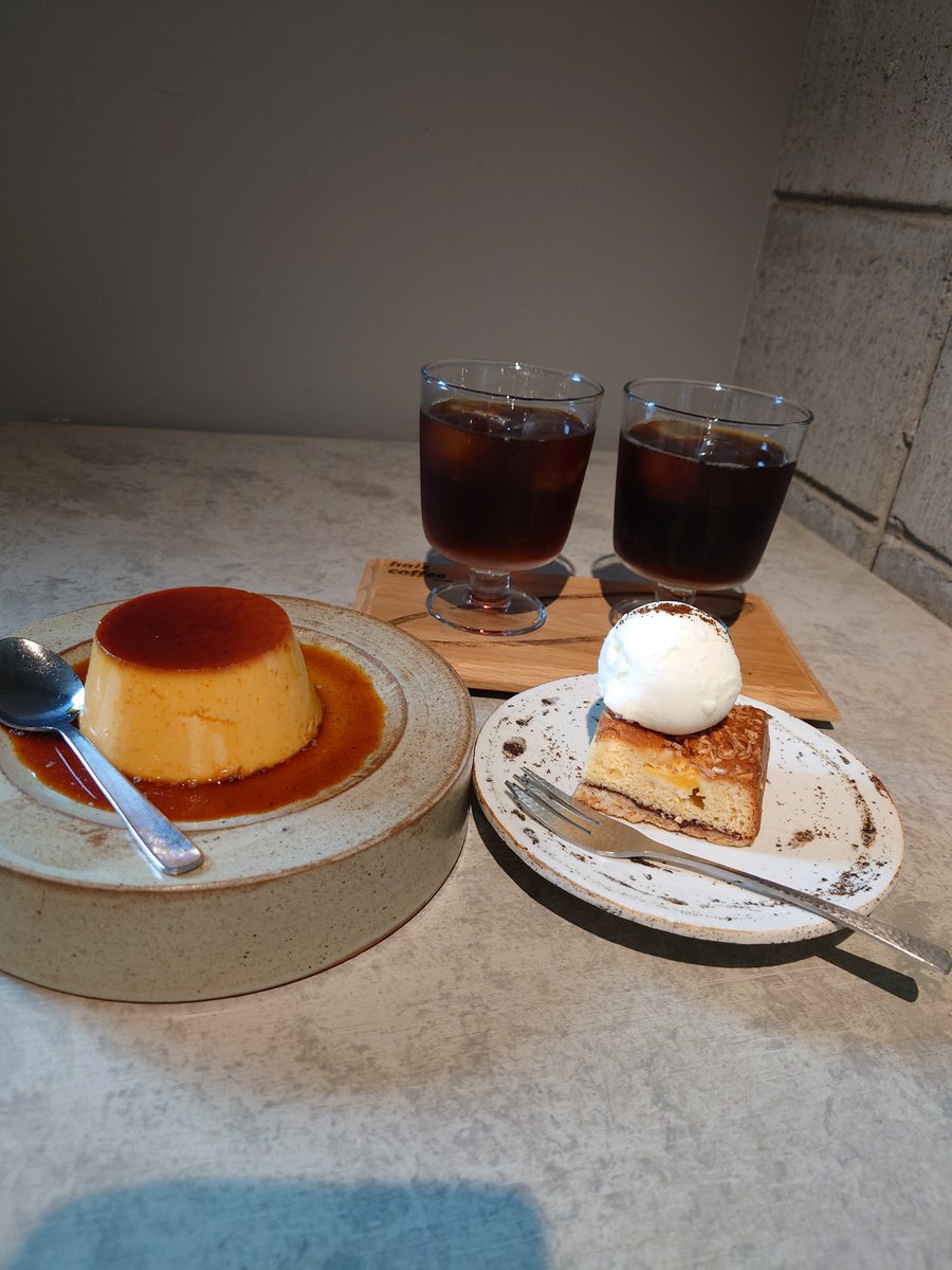 tibimaki8's tweet photo. 行ってみたかった地元のカフェ☕
第2弾
県外から次々とお客さんが訪れて
いい感じのカフェでした😊
プリンも美味しかったぁ😋

#ヘイズコーヒー https://t.co/5bCDn7ILl6