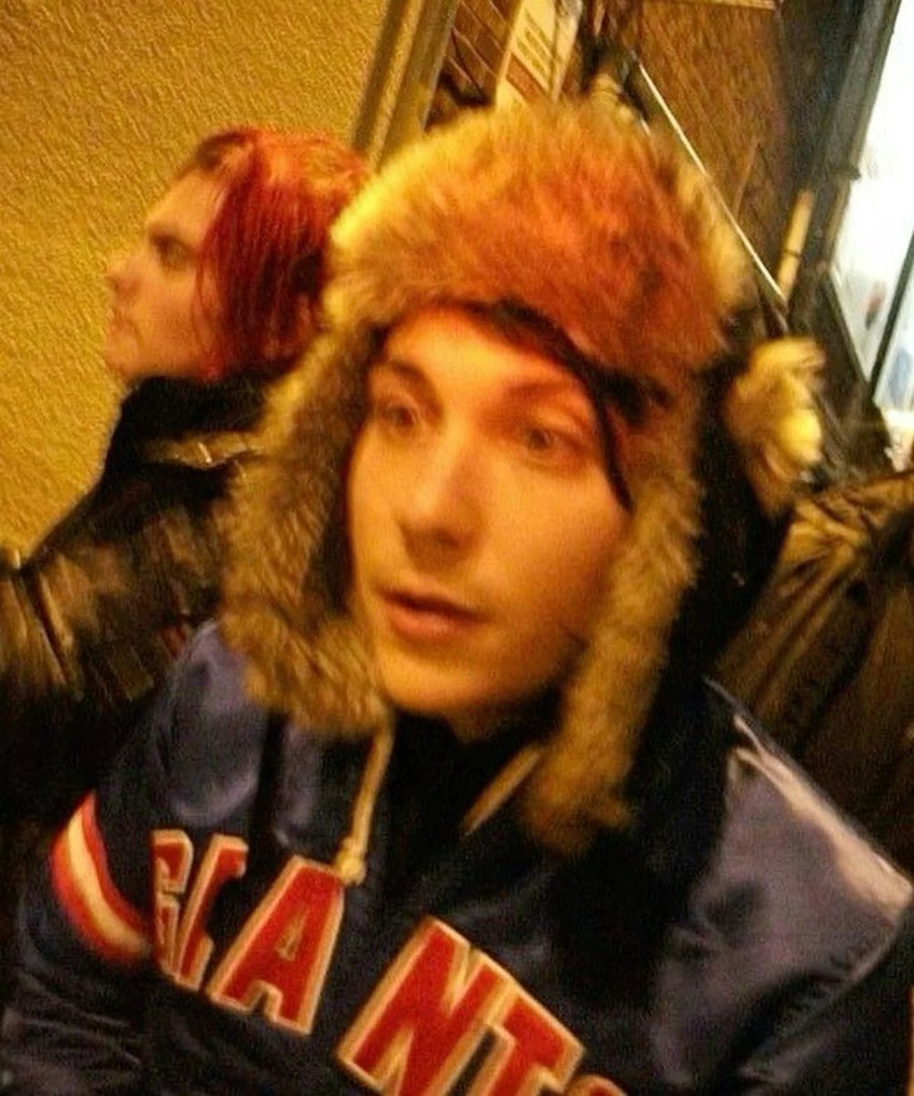 keydelulu's tweet photo. struggling to understand frank iero’s nfl allegiance https://t.co/rQWtDKwW69