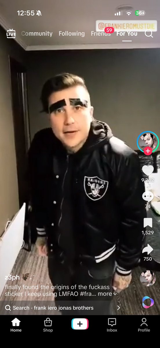 keydelulu's tweet photo. struggling to understand frank iero’s nfl allegiance https://t.co/rQWtDKwW69