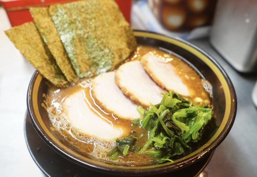 daisouya001's tweet photo. おはようございます♪大総家です🍜毎日暑いですね〜水曜日の今日は☀️晴れ🌞今日も元気一杯お腹一杯に！港区のエネルギースポット🍜🍜🍜当店へ是非お越しください♪毎日10時から開いてます！ライス100円食べ放題！腹ペコでお越し下さい♪
ライスお代わりー♪ #大総家 https://t.co/AEY54xNMEy