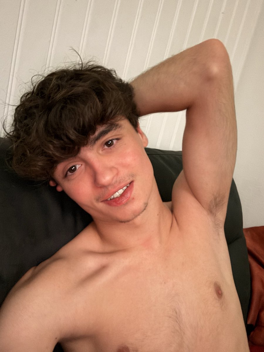 stan_sls's tweet photo. Je me trouve mignon 🥰#fypシ゚viral https://t.co/RtIwK5Viv0