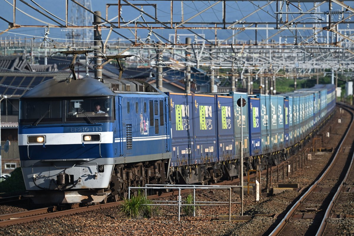 6308w's tweet photo. 2026.08.05 07:07
西小坂井〜豊橋
遅2050レ？
EF210-113＋コキ20B
トヨタロングパスエクスプレス https://t.co/Kp2JTWf3Ev