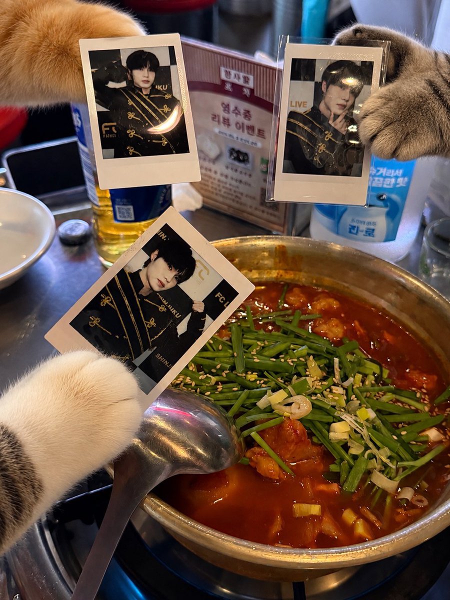 S212xox's tweet photo. 윤성이를아랑하는모임ㅋᩚㅋᩚ https://t.co/YYY6Vbak7j