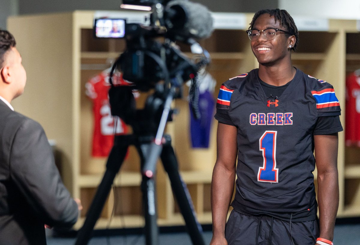 BroncosOffField's tweet photo. To kick off the 2026 football season, 21 programs participated in the @Broncos High School Football Media Day today at @EmpowerField!

Student-athletes received media training, professional photos and time with sports media members. https://t.co/F5TLhBv5rS