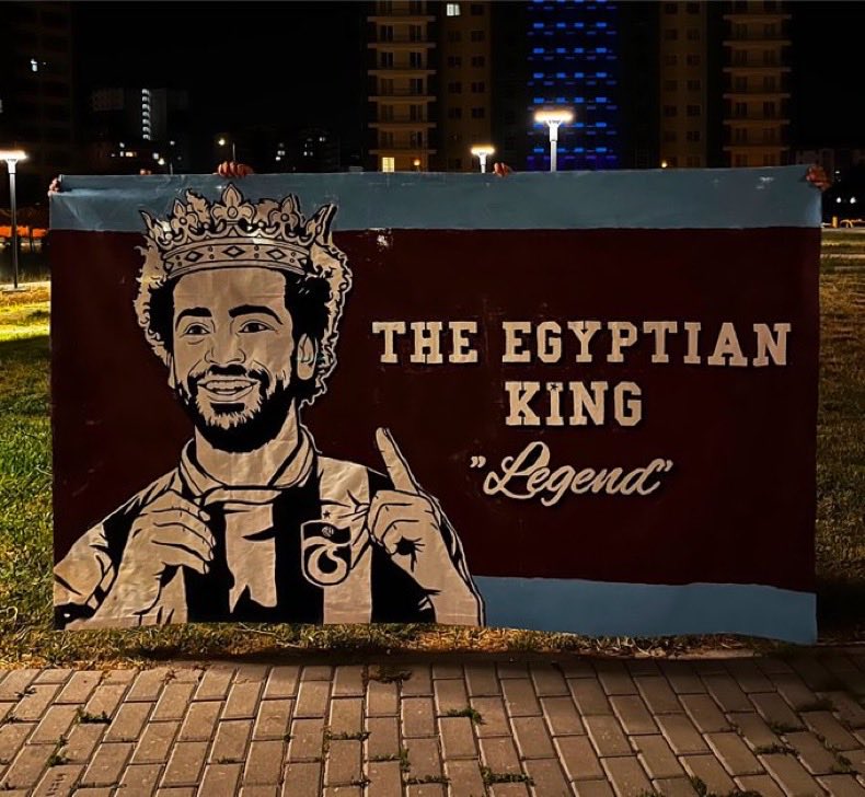 mim99h's tweet photo. Fenerbahçe, Beşiktaş ve Galatasaray taraftarları neden gözyaşı döküyor?

Kral Salah’ın Trabzonspor’da olması onları bu kadar mı acıtıyor?

Salah; köklü tarihi, büyük mirası ve gerçek geleneği seçti.

Trabzonspor, İstanbul kulüplerine karşı duran takım olmuştur ve öyle kalacaktır.

Paranız hiçbir işe yaramayacak; çünkü Trabzon’un gerçek adamları var
