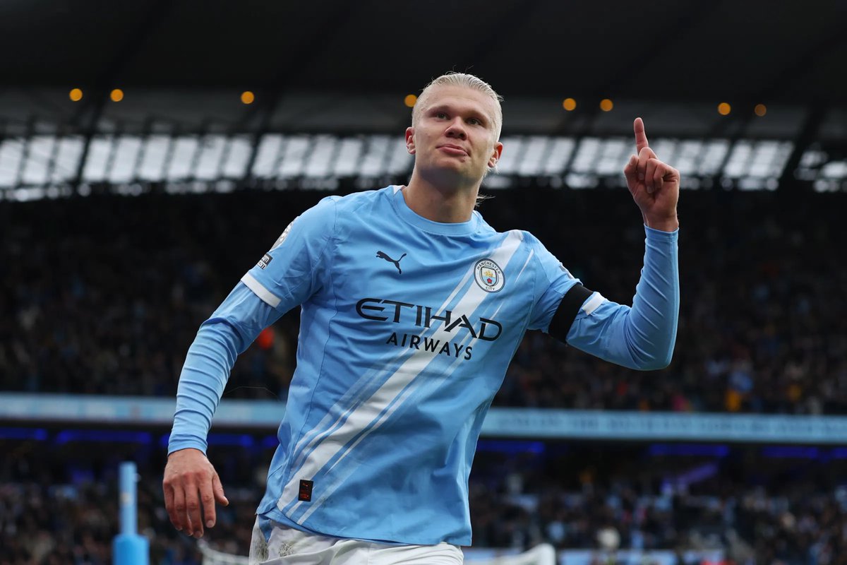 PurelyFootball's tweet photo. 📊 𝐐𝐔𝐈𝐂𝐊 𝐅𝐀𝐂𝐓: Erling Haaland has scored more Premier League hat-tricks (8) than any other player over the last 10 seasons.

[@WhoScored] https://t.co/9MiYfaM7Yf