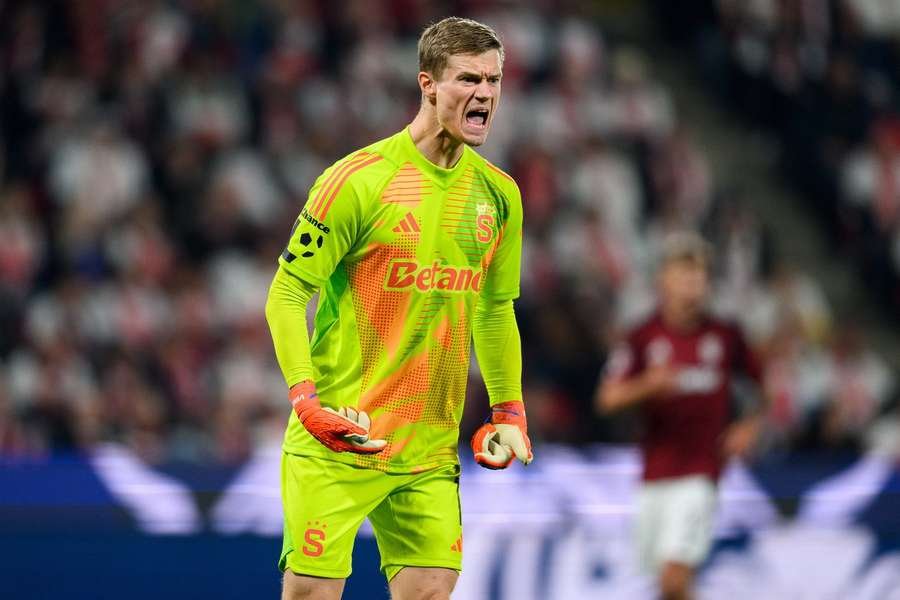 andrea_bovone_'s tweet photo. 🧤 La #Sampdoria ha aperto i contatti per il portiere dello #SpartaPraga Peter #Vindhal. Il danese è in scadenza a giugno 2027.
28 anni, pararigori e con esperianza in Champions League, Europa League e Conference League.
#Calciomercato @NicoSchira https://t.co/wcS35ju5NV