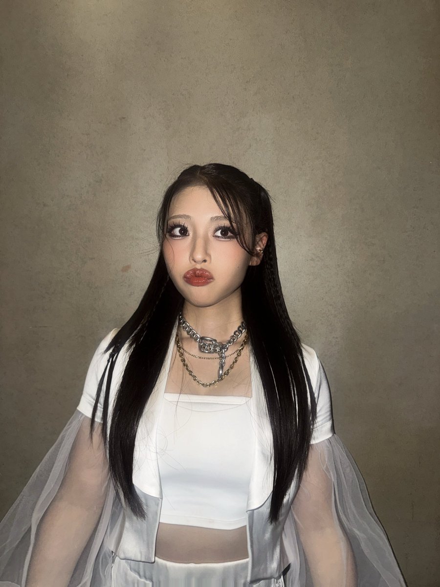 kinuiaika's tweet photo. あと少しでフォロワー8800人🥹
いつか1万人行ったらいいなあ、、
行くといいなあ、、、ぼそぼそ

し、シーオンのボーカル愛佳って言います！よろしくお願いいたします！

#シーオン https://t.co/gpZmKfWKwB