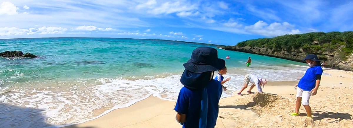 SariQuro's tweet photo. そして幼い頃から旅育をしてきた。

外の空気をたくさん吸って、体を目いっぱい動かして生きてきた子は、勉強にもその力を応用できる！

決してガリ勉ではない。部活最優先。それでも、成績はオール５で、英検も中1で準2級。

その秘訣と効率化、仕組化を、本人が書いた本がこちら👇 https://t.co/5ZbClTrR3k