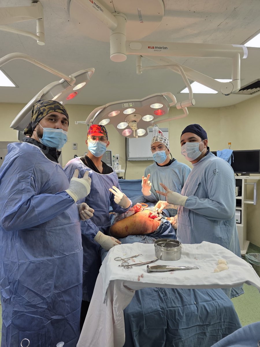 Torlsteinacst's tweet photo. Una cadera más con un gran equipo 
#tyo #radiology #medicin #ortho #atc https://t.co/LRnwcY9BVG