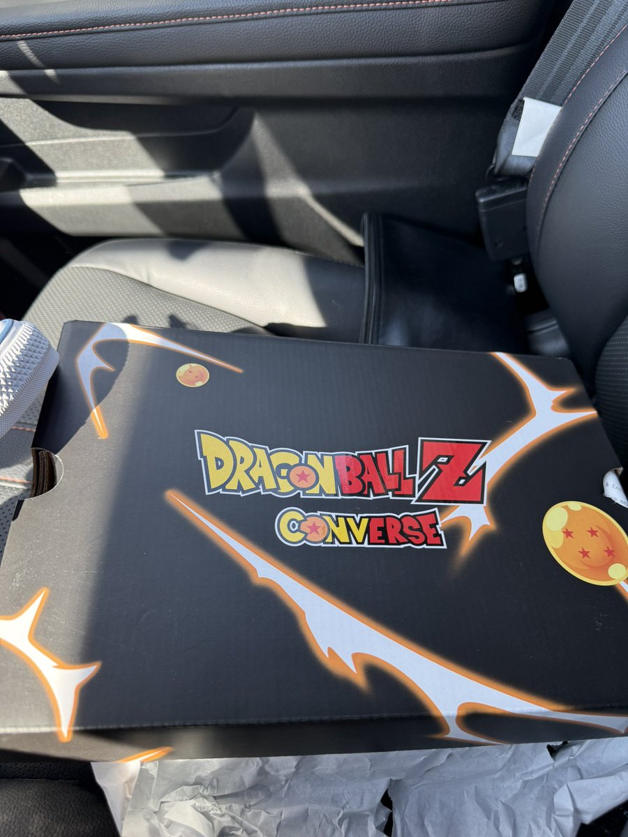 Brettflames's tweet photo. New Shoe day! Sometimes I wonder if I am really an adult and if I should be left unsupervised. https://t.co/1r3FMTsHdj