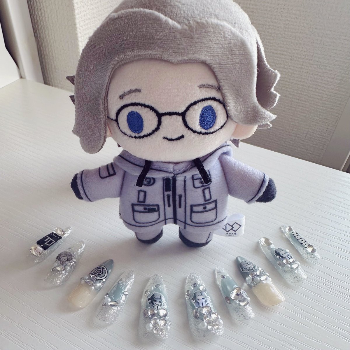 hundredcola's tweet photo. My righteous nails….. https://t.co/szx6oOg0nr