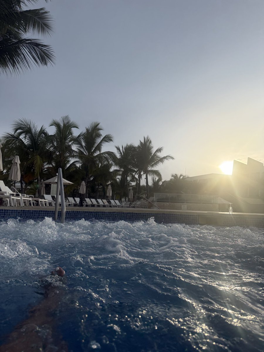 dommiedeez's tweet photo. Punta Cana, I love you😩 https://t.co/4F83p5fjWt
