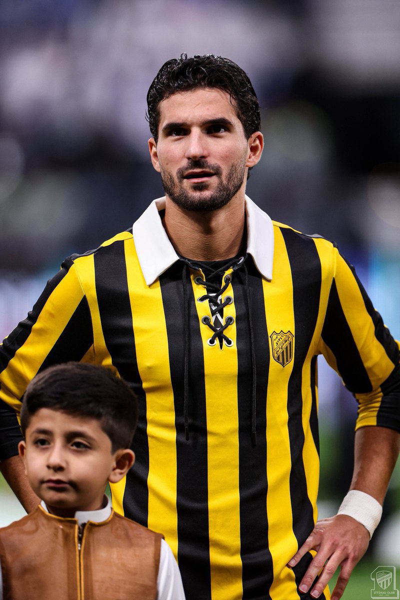 ittfc30's tweet photo. 🚨🚨🚨 — حسب علمي البسيط جدًا ..

في حال عدم توصل نادي الدرعية الى اتفاق مع الهلال للتعاقد مع 🇧🇷 مالكوم ، فان الخيار الثاني للدرعية في هذا المركز هو لاعب الاتحاد 🇩🇿 حسام عوار 

اتمنى ان يكون هذا الخبر صحيح ⏳

الاتحاد بحاجة الى تغيير عوار والتعاقد مع لاعب وسط بجودة اعلى خلال المرحلة القادمة 💛🤝
