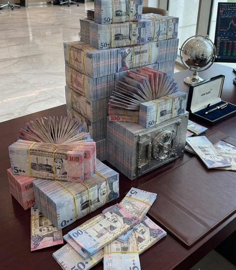 Turkisn89's tweet photo. لو جتك 2مليون ﷼ سعودي  اليوم
هل يمكن للمبلغ .. أن يحل كل مشاكلك💵 

◯ نعم

◯ لا https://t.co/SbkyBjRPgS
