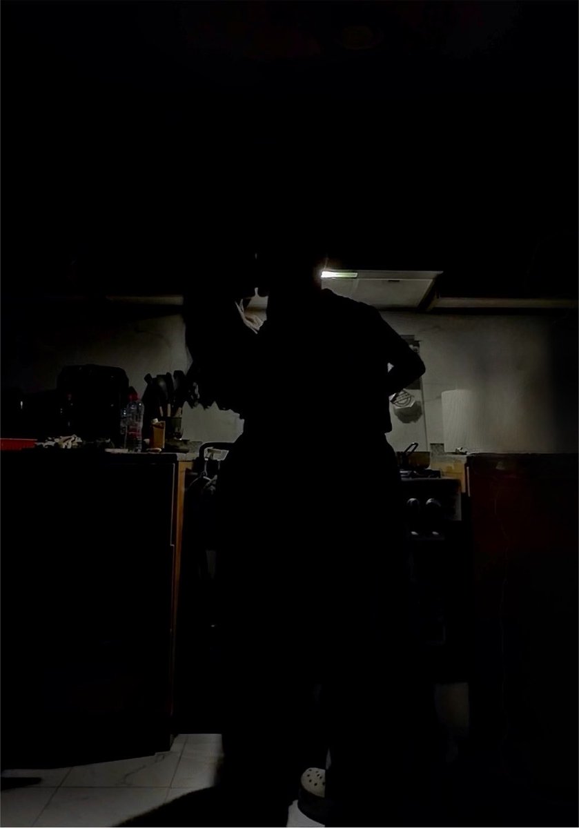 emptysign__'s tweet photo. Our love language tonight, 
cooking together 🍝🥂 https://t.co/xUeWpO07p8