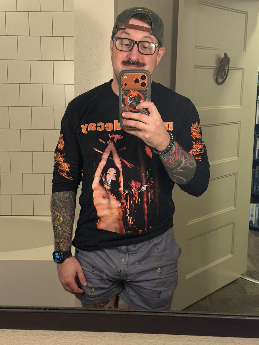 sonicxexcess's tweet photo. Guess I’ll put a shirt on to go see Corpse Pile https://t.co/s2gRaCoBbK