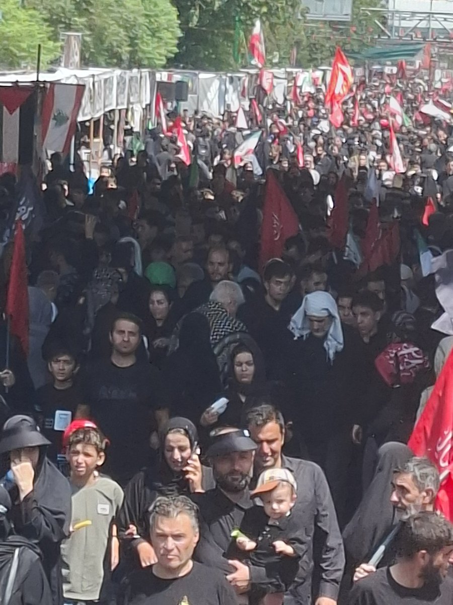 saaf1780's tweet photo. اگرچه از کاروان زائران عقب ماندیم، اما از قافله عشق جا نماندیم. امروز با هر قدم، دل‌هایمان را روانه حرم کردیم و با هر دعا، خود را به بین‌الحرمین نزدیک‌تر دیدیم. #جاماندگان_اربعین https://t.co/4X47Os86lF