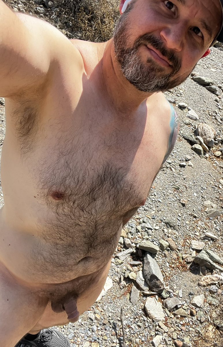RhydonMyBallz's tweet photo. @nakedtraveling Invite me on your next hike https://t.co/JSapypW0bW