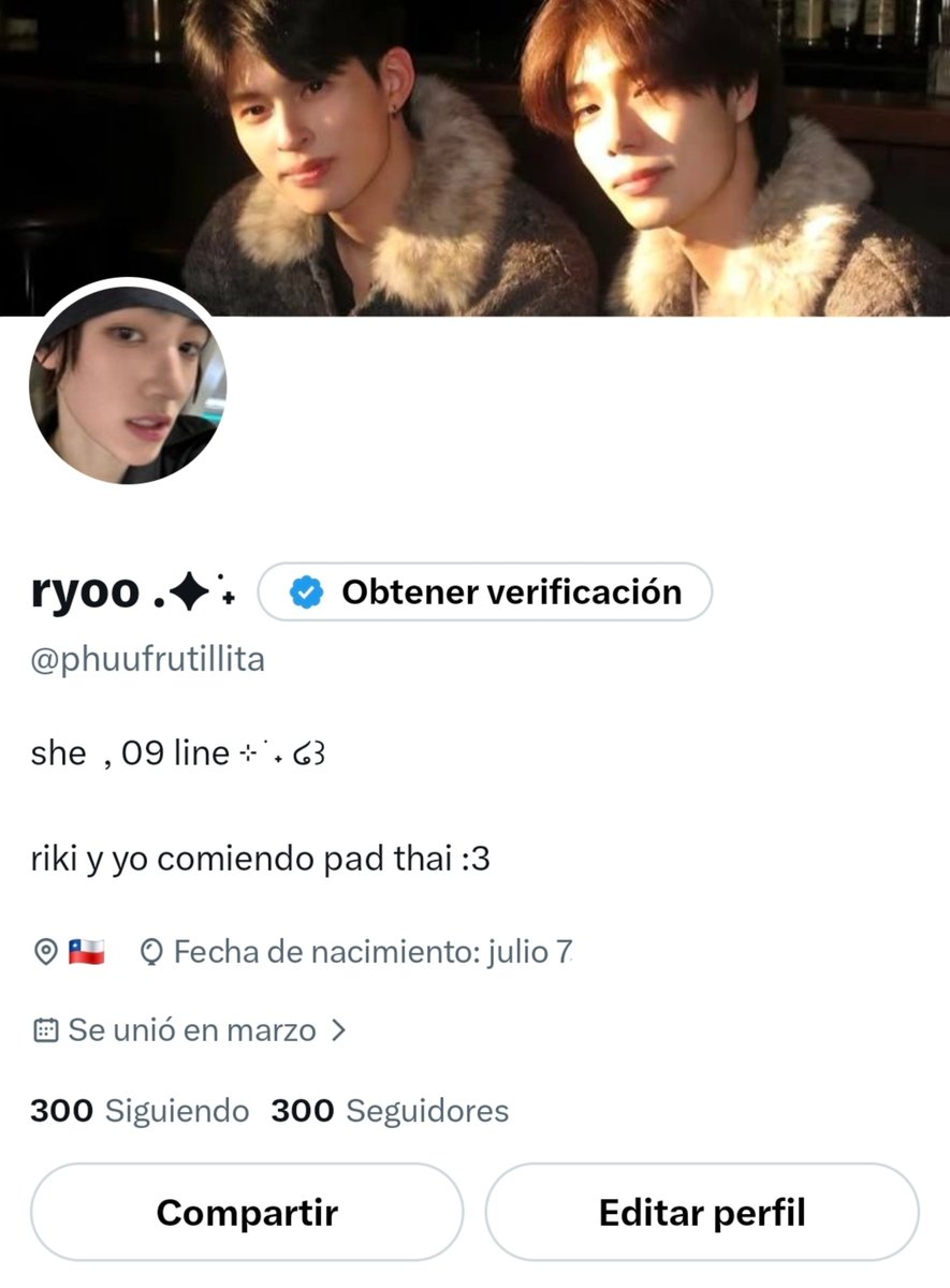 phuubrillitoss's tweet photo. OFICIALMENTE 300 MUTIS, HOLA MUTIS LOS AMO SON LOS MEJORES GRACIAS POR SER MIS MUTIS 💧💕🥳 https://t.co/deFvb0C7xh