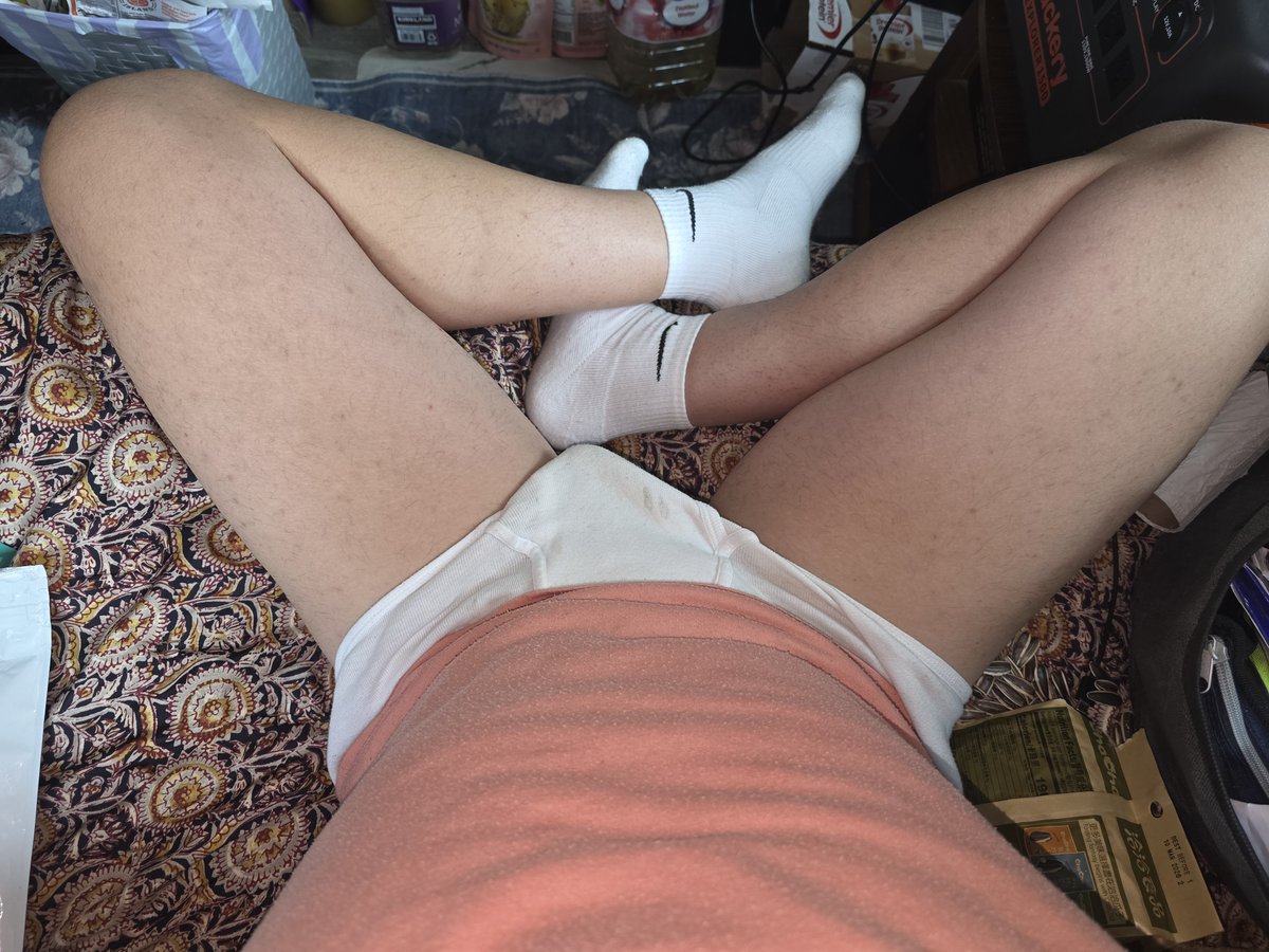 smithdenis85's tweet photo. #mlm #boy #socks #underwear #bulge #twink #jock https://t.co/5ztcw7hORF