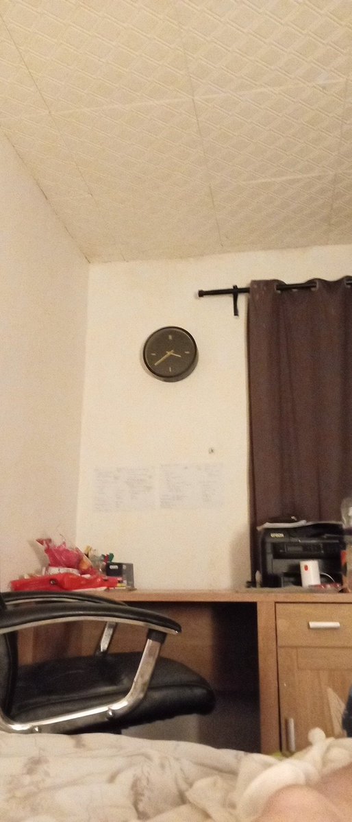 danielWalker's tweet photo. I've been a ten to nigga my whole life.. but my clock for the past 6 weeks has been stuck like .. https://t.co/GtiYVXa25v