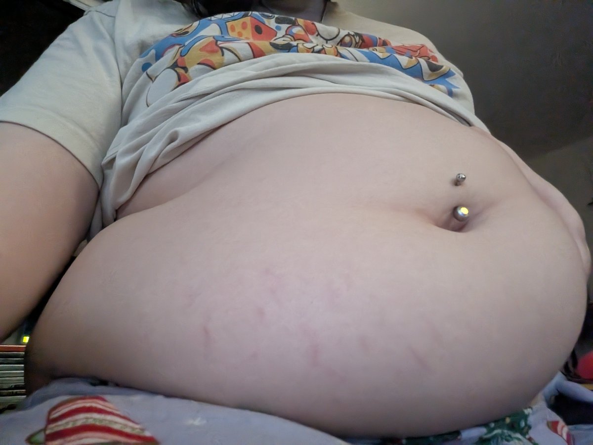 VValkyrieVV's tweet photo. i have some videos that the onlyfats wont let me post,, DM me and send some snack money to my cashapp if you're interested and i can send those over :p https://t.co/wK5NZoypeD