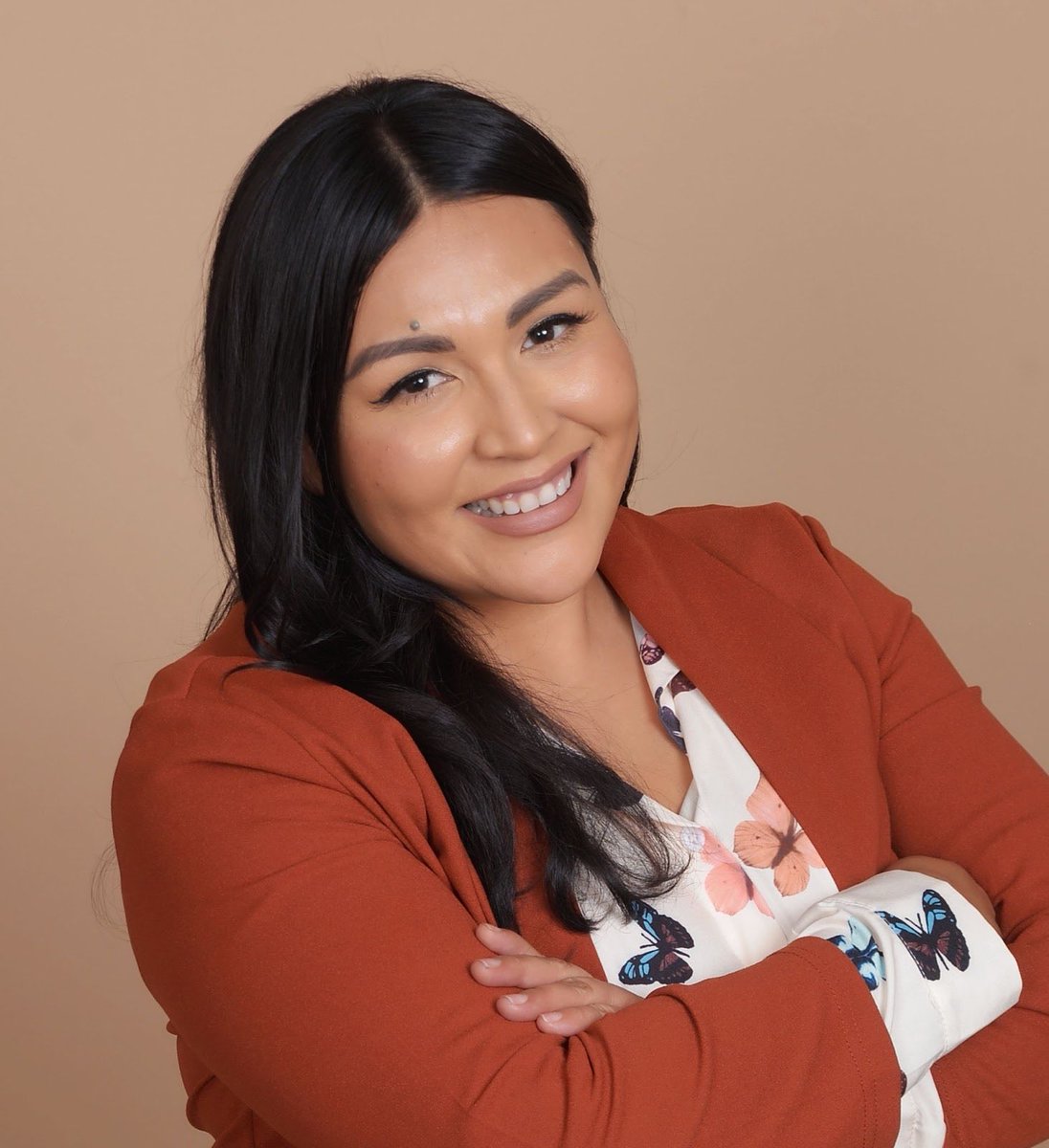 NVALAS1's tweet photo. Felicidades ๐
Azucena โSuzyโ Parra, NVALAS Chief Operations Officer & Past-Chair of La Semilla Institute on her Appointment to Principal of Mt. View ES~ Home of the Manny Mustangs ๐
โPa Delante
#Windows & Mirrors Matter
#ServantLeader
@ALASEDU https://t.co/NgpUBBaodK