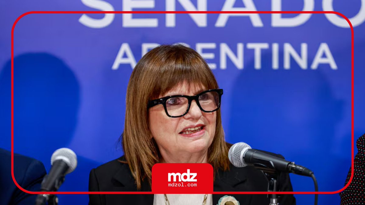 mdzol's tweet photo. LEY DE TIERRAS: SIN LOS VOTOS ASEGURADOS, PATRICIA BULLRICH CONFIRMÓ LOS CAMBIOS Y HABRÁ FINAL ABIERTO

✍️Por @anriccobene 

Patricia Bullrich confirmó los cambios en el proyecto de Inviolabilidad de la Propiedad Privada: ratificó un tope del 25% para la extranjerización de tierras y descartó bloquear el acceso a lagos y ríos, mientras afina los votos para la sesión del jueves.

El oficialismo suma hasta ahora 35 votos, con LLA (21), siete radicales, el PRO y aliados provinciales, pero necesita 37 para la mayoría automática; la oposición tendría 34 votos negativos, con dos indecisos (Edith Terenzi y Daniel Kroneberger).

Bullrich mantiene su doctrina: si los votos no están asegurados, no se lleva el proyecto al recinto, por lo que trabajará hasta el jueves para evitar una quinta caída del tratamiento.

https://t.co/HOiHg2Q13U