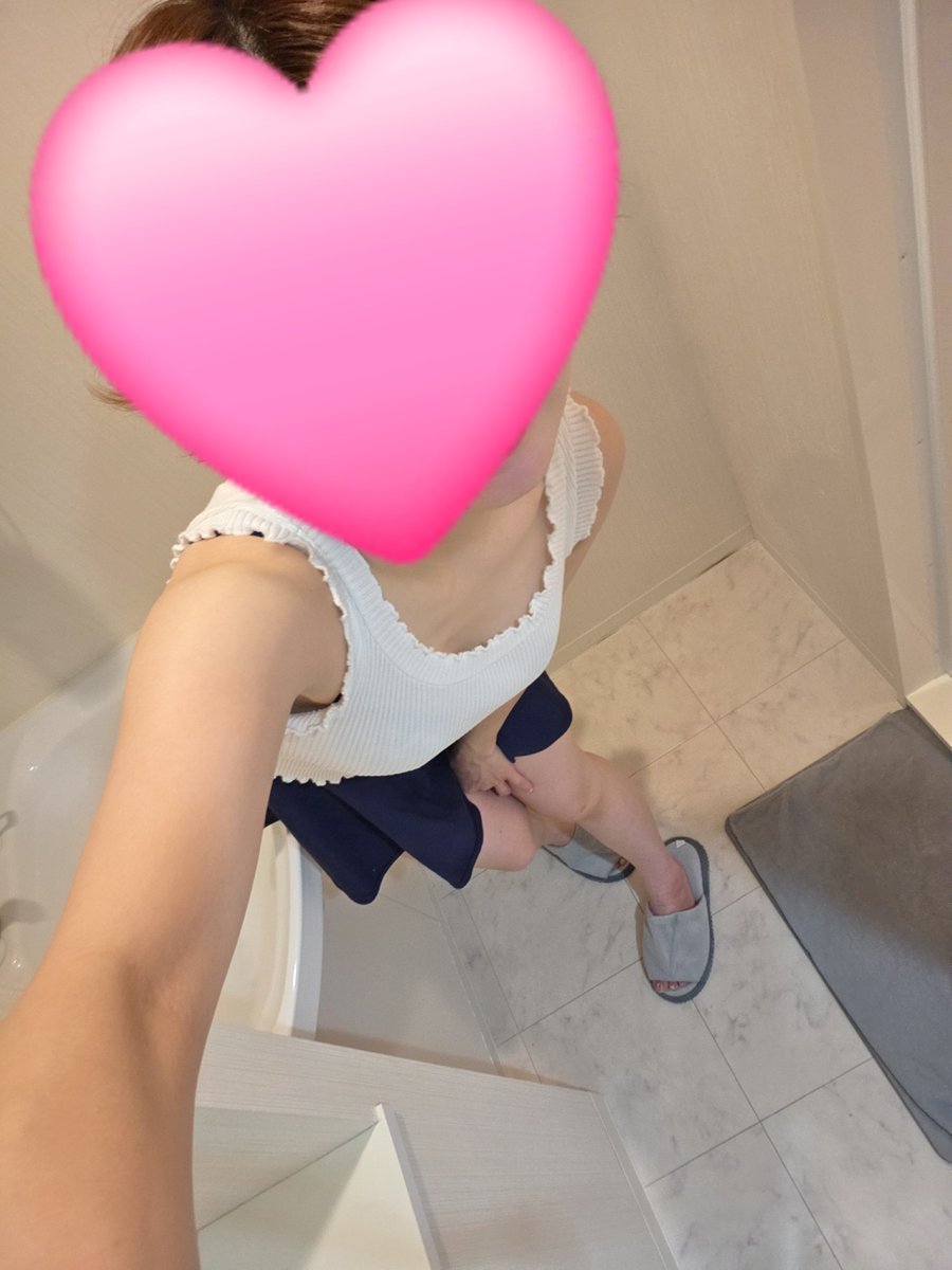 Jt72E's tweet photo. 夏休み、ちょっとまとめて出勤します🎐
ひとまず明日16時からが空いてるのだと思われるのでぜひ！🐰💗 https://t.co/MLnKiHvdLd