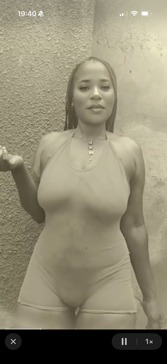 SteveMfinanga's tweet photo. Mtu Mmoja anakuwaje na Mbususu mbili Tofauti, Mnatuletea Utapeli et?

Video zipo kwenye comment. https://t.co/GmburCzFvg
