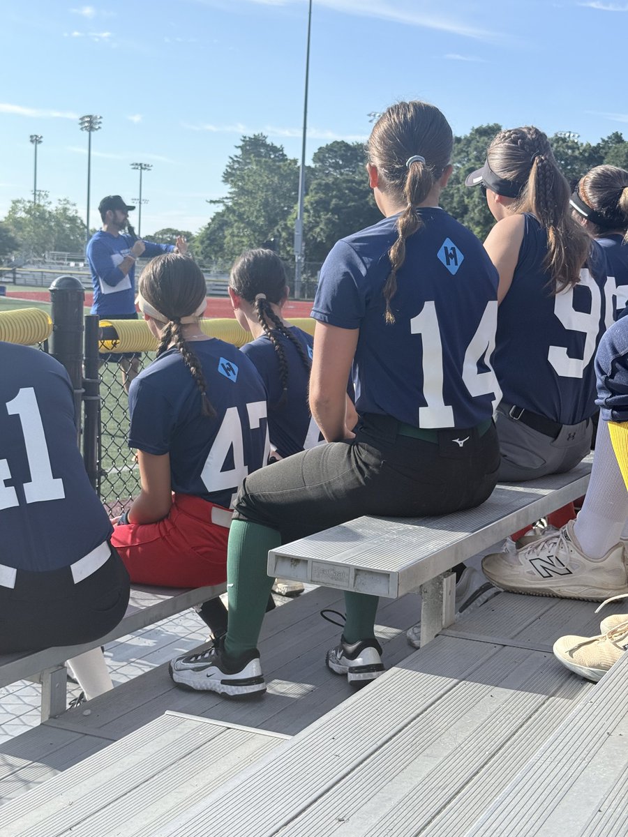 lilly_bifulco29's tweet photo. I had a great first day at Headfirst Showcase Camp! We had offensive and defensive showcases, in addition to a game. Ready for tomorrow’s games!

Clips from defensive showcase, where I played 2B ⬇️ https://t.co/VbYDpNL5Yp