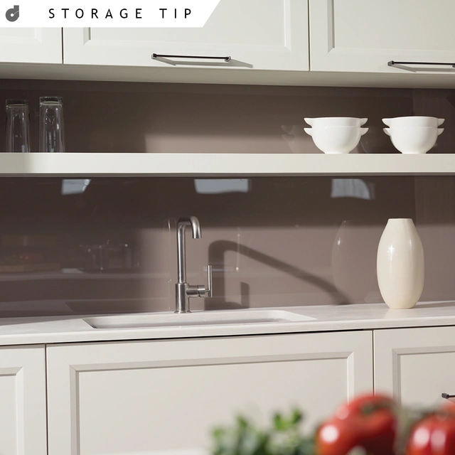 durasupreme's tweet photo. STORAGE TIP: An open or floating shelf can create a decorative place to display your everyday dishware, making them easy to access, easy to put away, and easy to find for your guests. 

https://t.co/exlXrO7FVL 

#storagetip #durasupreme #cabinetry #cabinets #kitchens https://t.co/t3FpiV3w99