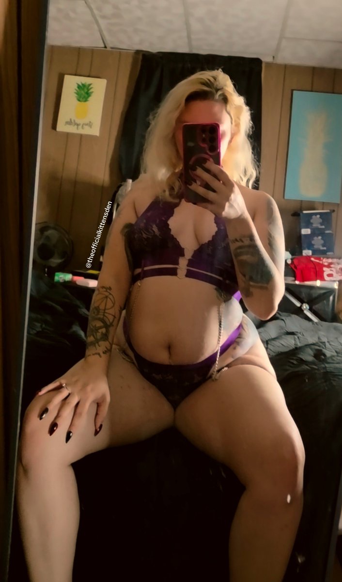 justcallmkitten's tweet photo. What's your current favorite color? 
Tell me why it's purple😉 https://t.co/bSwHYdQ3Vb