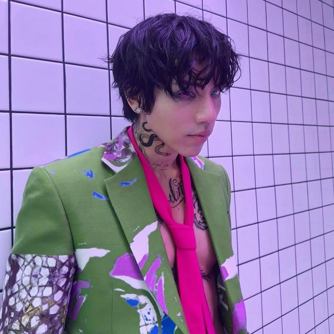 dpr_dreamex's tweet photo. Fotografías de #DPRIAN con uno de los varios vestuarios de Peanut Butter &amp; Tears M/V 💚

📸: @by.aikaflores (estilista de cabello) https://t.co/6XqZqjwClc