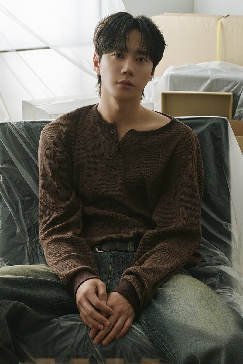 tehehe260's tweet photo. 단추 단추 단추 https://t.co/CZVpl77aGu
