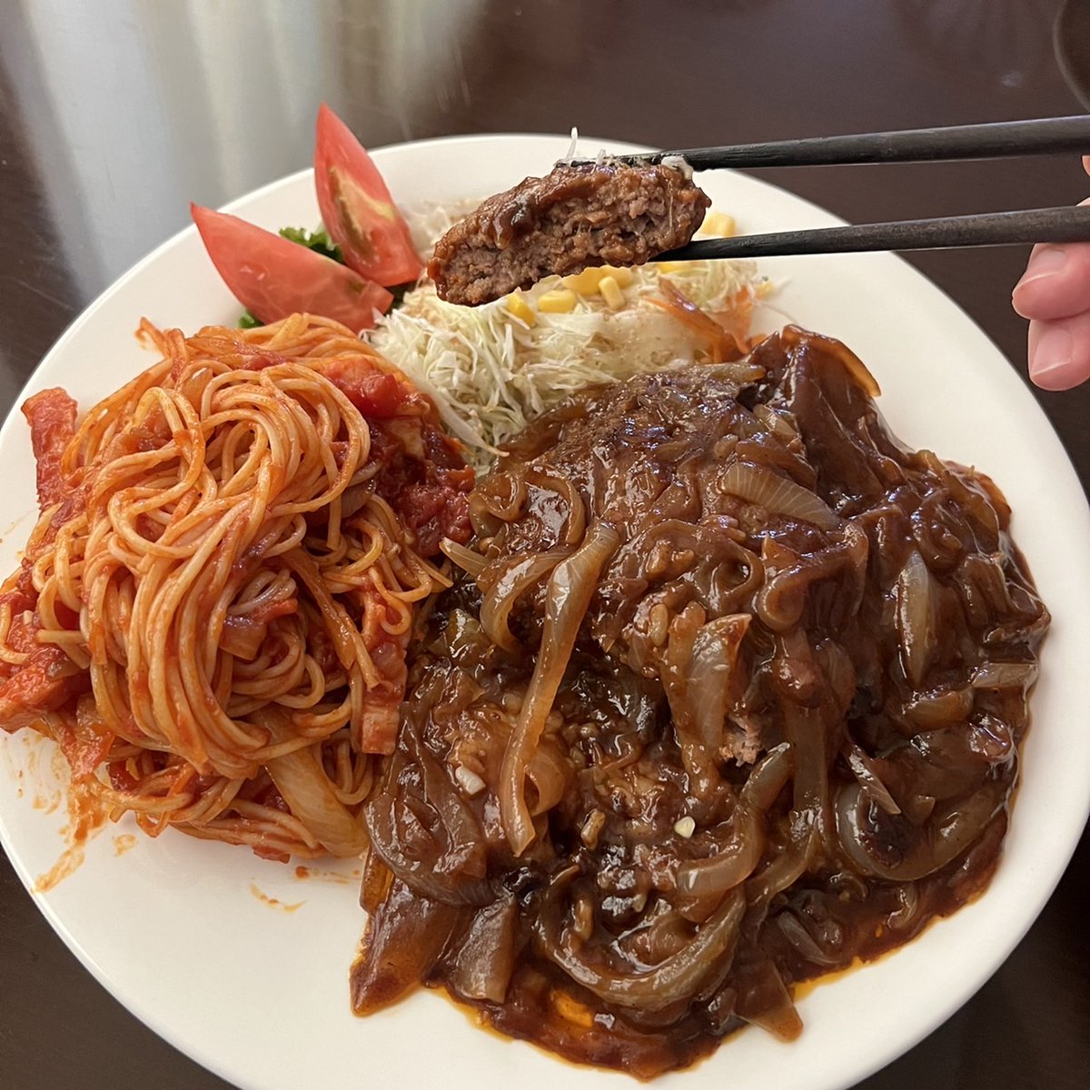 hamburgyass389's tweet photo. 5日　甲子園　ホークス　台風13号　ハンバーグ家　今日の愛言葉は↓ https://t.co/PaBEnkuD2K #amebaownd https://t.co/HdlLKm0oSI