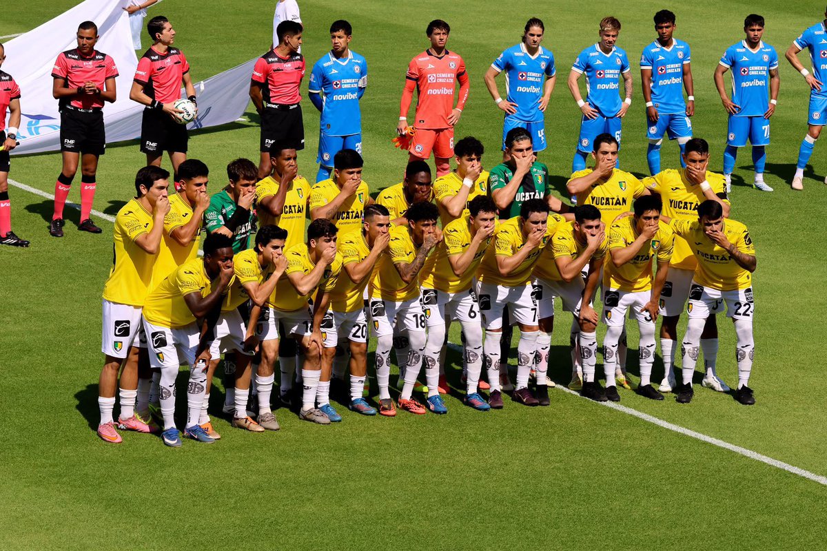 Ruxiiii4's tweet photo. This is deeply worrying.

FIFPRO should get involved.

Players in Mexico need international support.

According to reports from journalists in Mexico, players are being threatened for taking part in the protest calling for the return of promotion and relegation.

Some have been told that their contracts will be terminated if they continue.

If true, this goes far beyond football.

Every player deserves the freedom to express themselves without pressure, intimidation or fear.