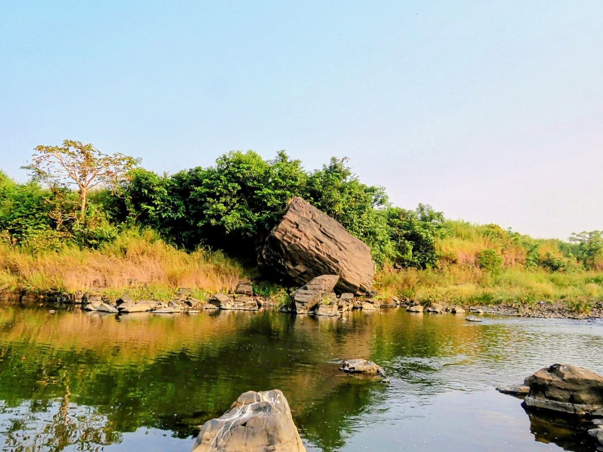 ShereeChauwhm4's tweet photo. The silence has a way of balancing things out. Sometimes you just need to let the quiet settle. https://t.co/Aj2n58Z0hz