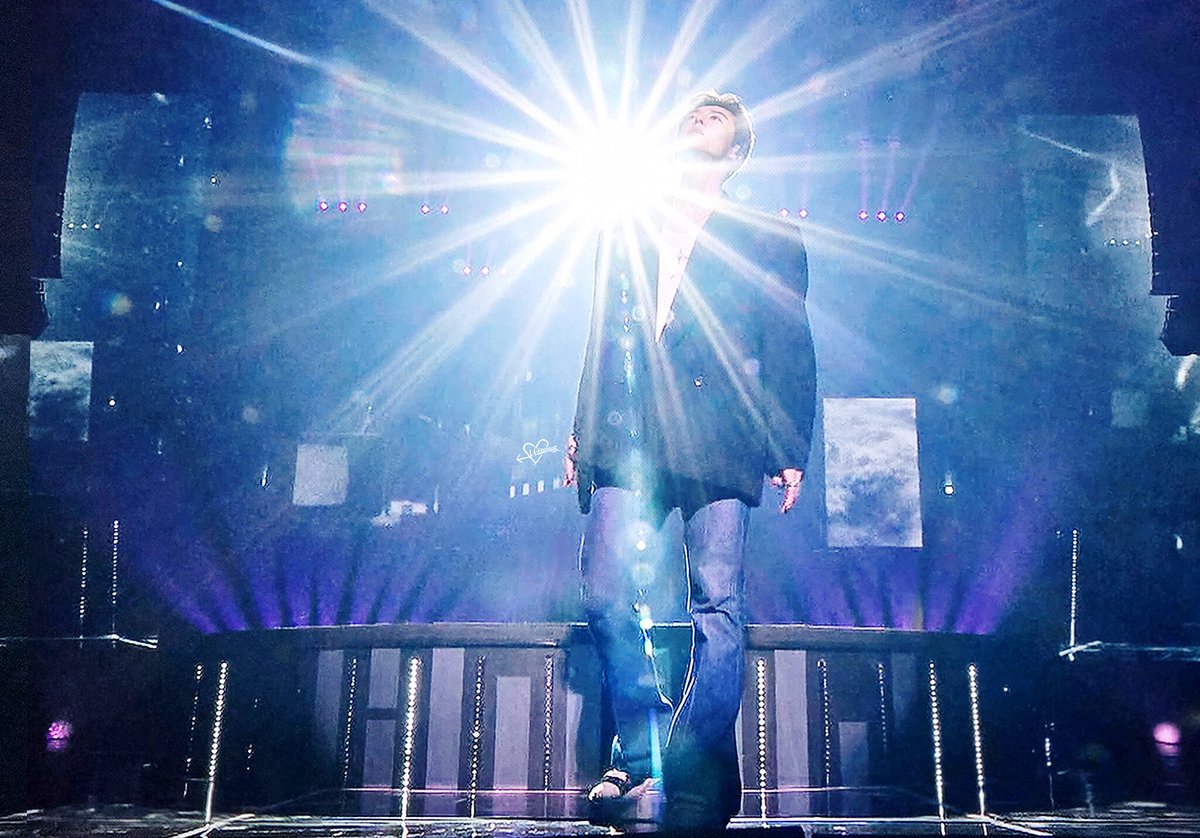 nae1004uk's tweet photo. マジでこんくらい眩しい 우리 유노윤호✨💕

#UKNOW #유노윤호
#UKNOW_PROJECT26
#UKNOW_CONCERT_TOUR
#ユノユンホ #YUNHO https://t.co/f5pY5mbd2d