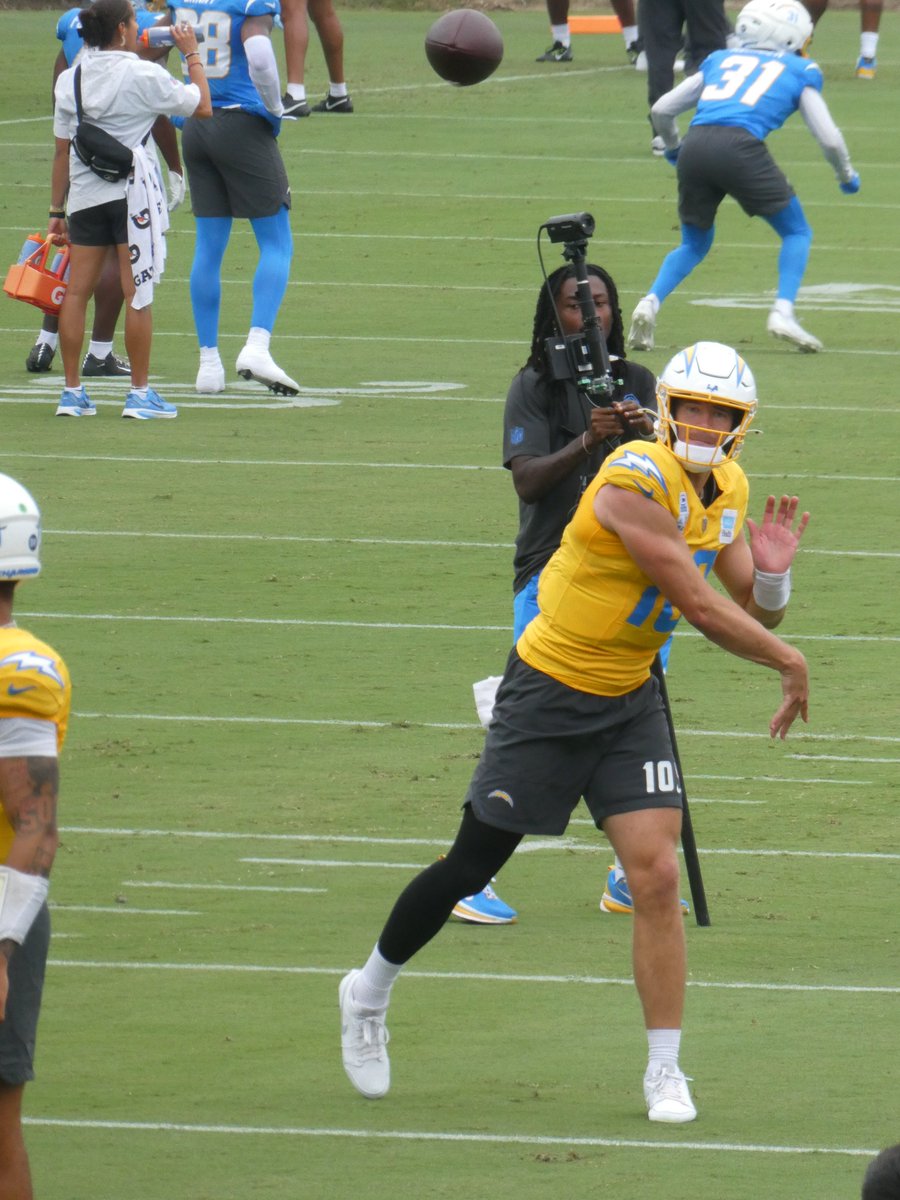 SportsFanInAz's tweet photo. #Chargers have an elite set up at The Bolt and a few days in San Diego with weather in the 70's and elite grass #BoltUp https://t.co/SaaySMvr4p